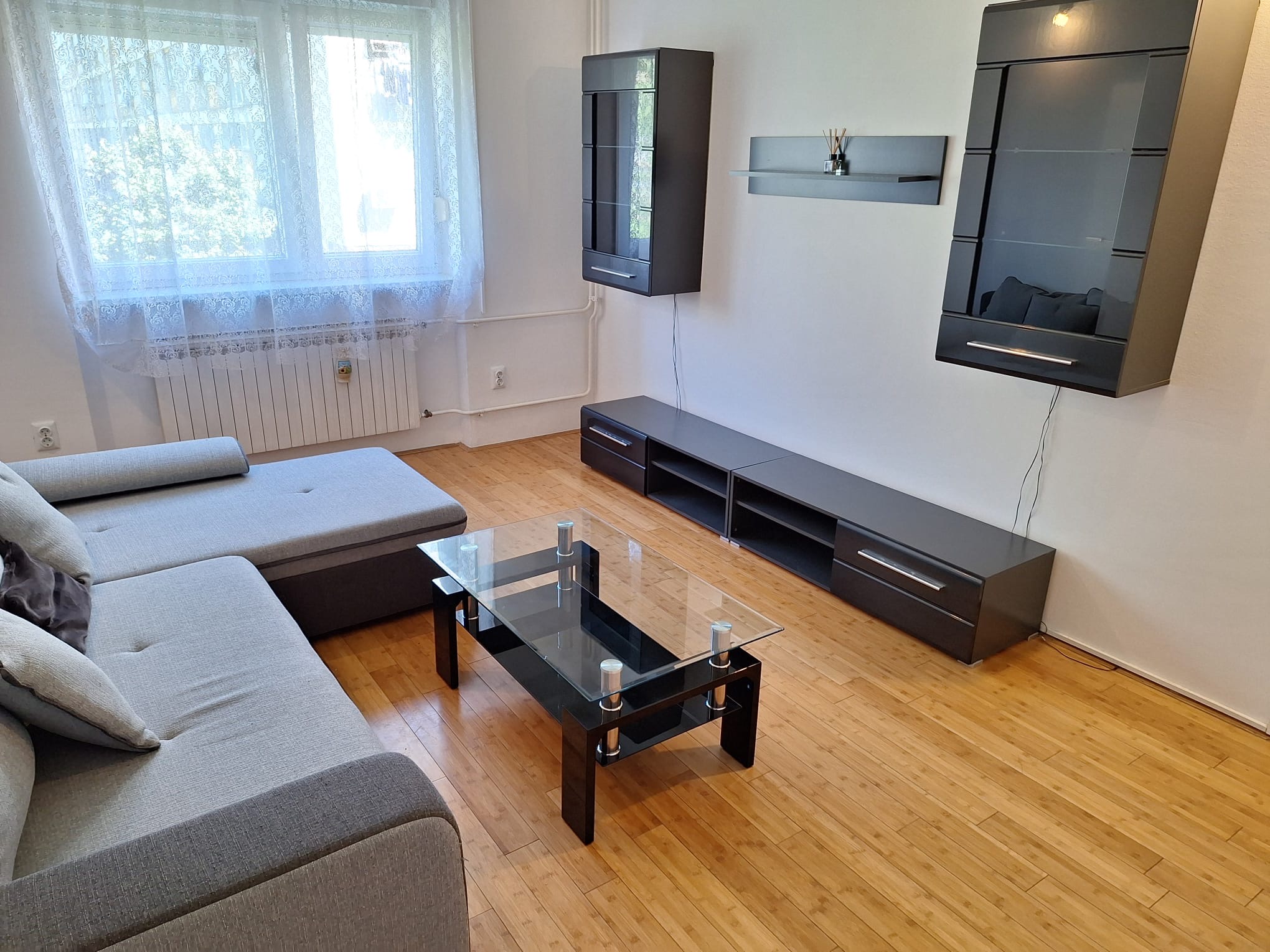 00761d71 8123 411f 9056 145ba843290f